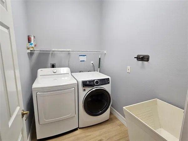 $4,000 | 330 Rio Terra, Venice, FL 34285