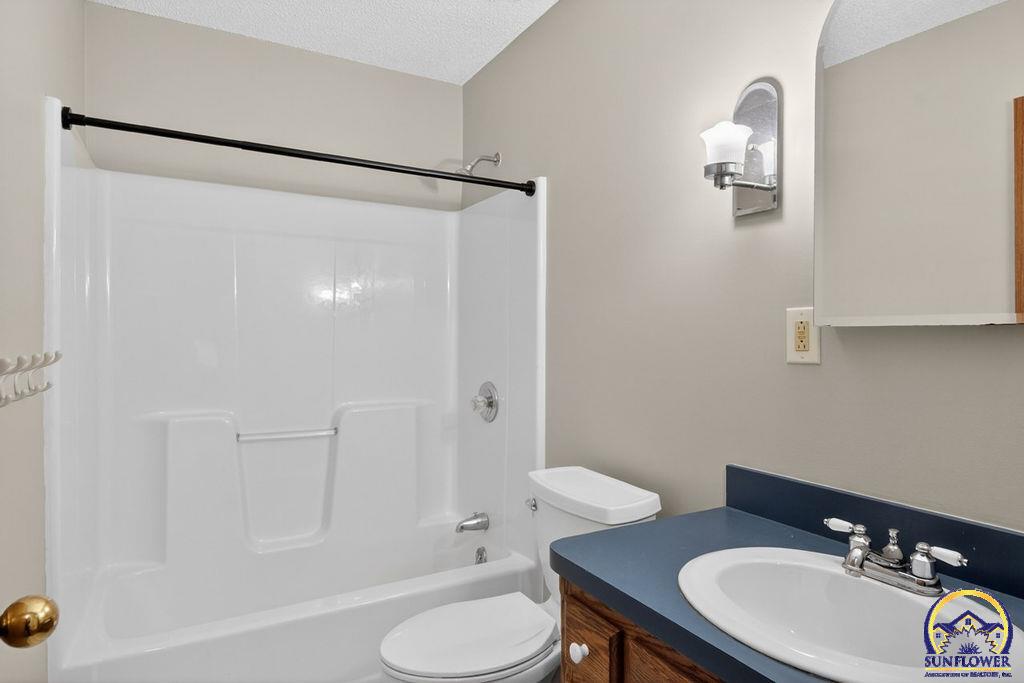 8040 Southwest 61st Street Topeka, KS 66610 - Photo 43 of 88