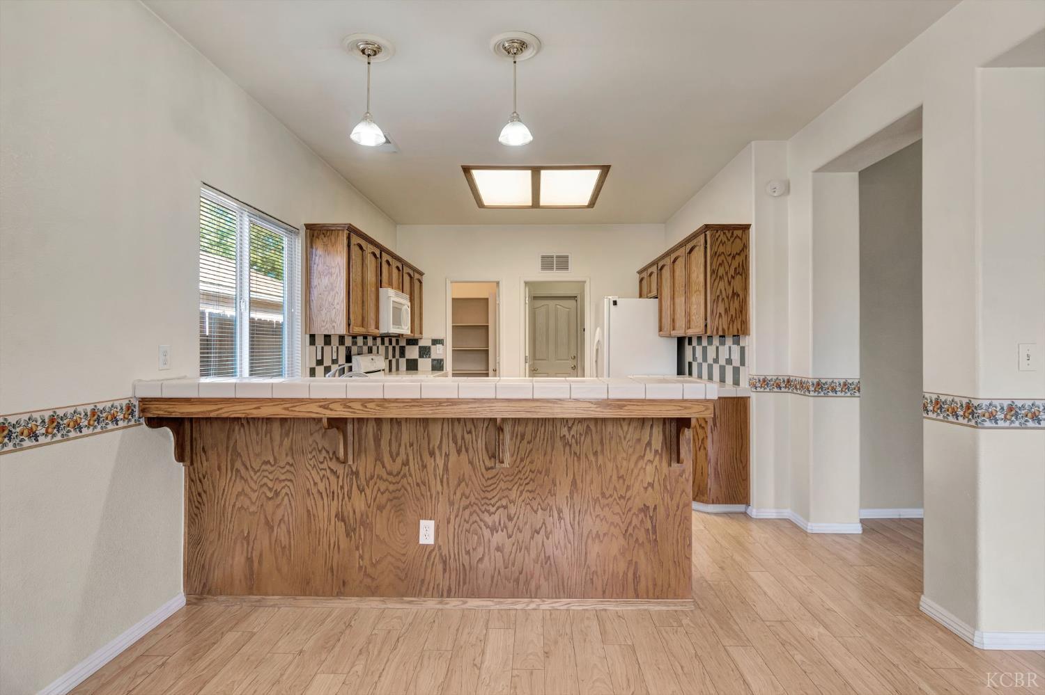 977 Meadow View Road Hanford, CA 93230 - Photo 13 of 35 Gallery Image 13