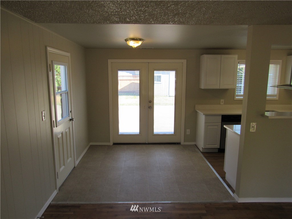 15925 53rd Place West Edmonds, WA 98026 - Photo 6 of 23 a view of a room with windows