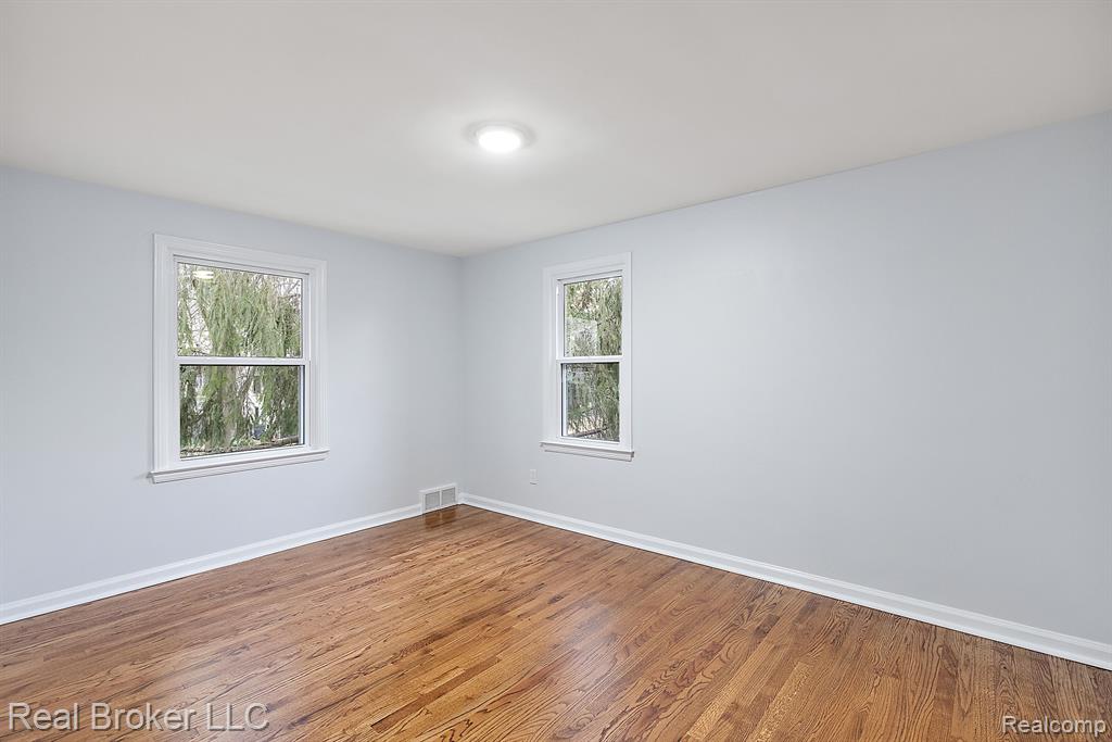 4137 Cumberland Road Berkley, MI 48072 - Photo 14 of 43