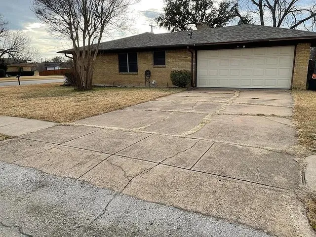$2,500 | 3701 West Rochelle Road, Irving, TX 75062