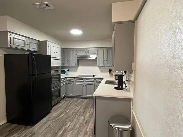 $2,400 | 3701 West Rochelle Road, Irving, TX 75062