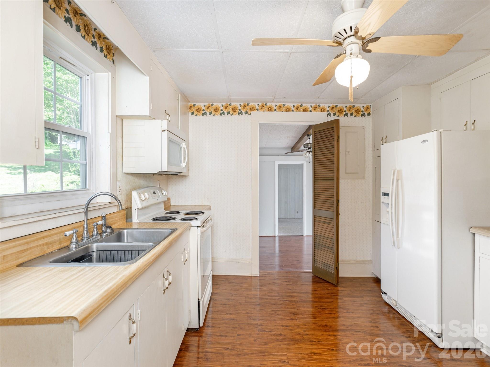 34 Lockhart Road Tryon, NC 28782 - Photo 15 of 48