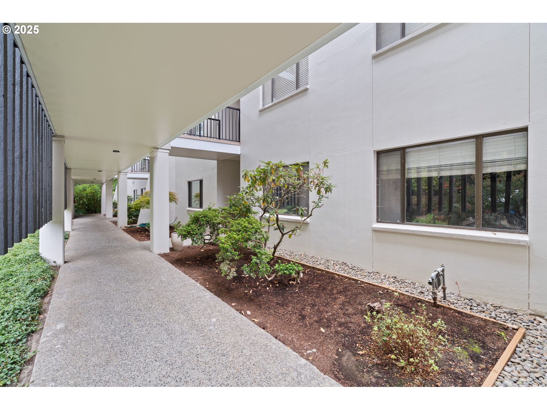 790 Southeast Webber Street, Unit 104 Portland, OR 97202 - Photo 4 of 19