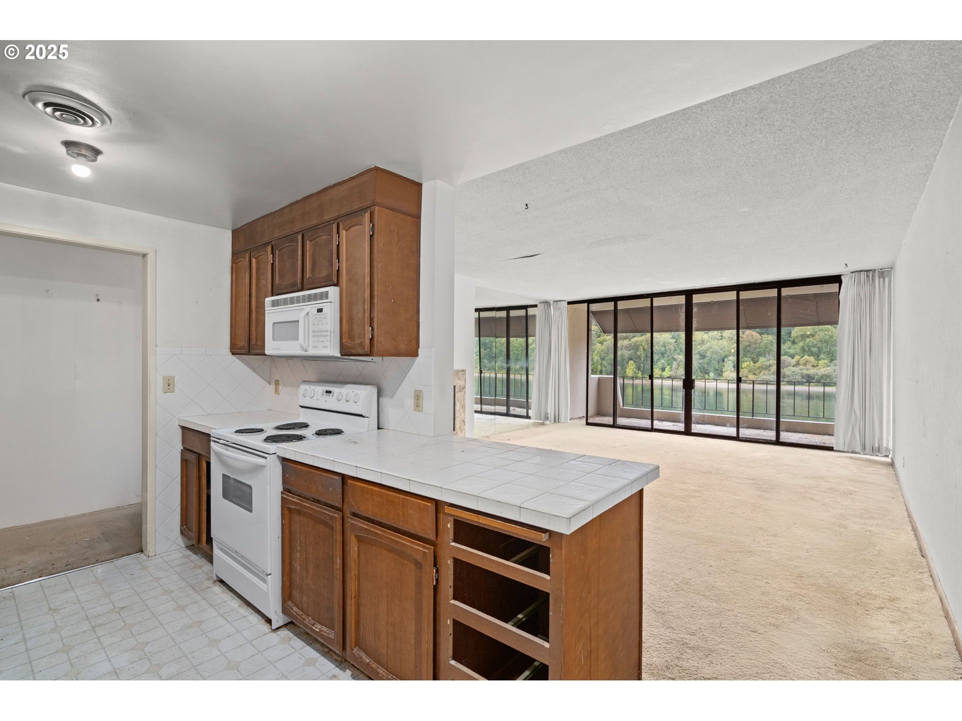 790 Southeast Webber Street, Unit 104 Portland, OR 97202 - Photo 7 of 19