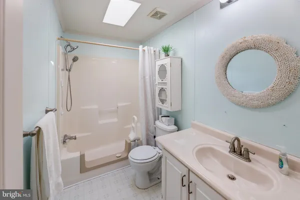 $199,900 | 33198 Lakeshore Circle, Millsboro, DE 19966