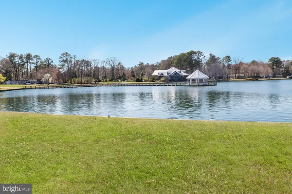 $199,900 | 33198 Lakeshore Circle, Millsboro, DE 19966