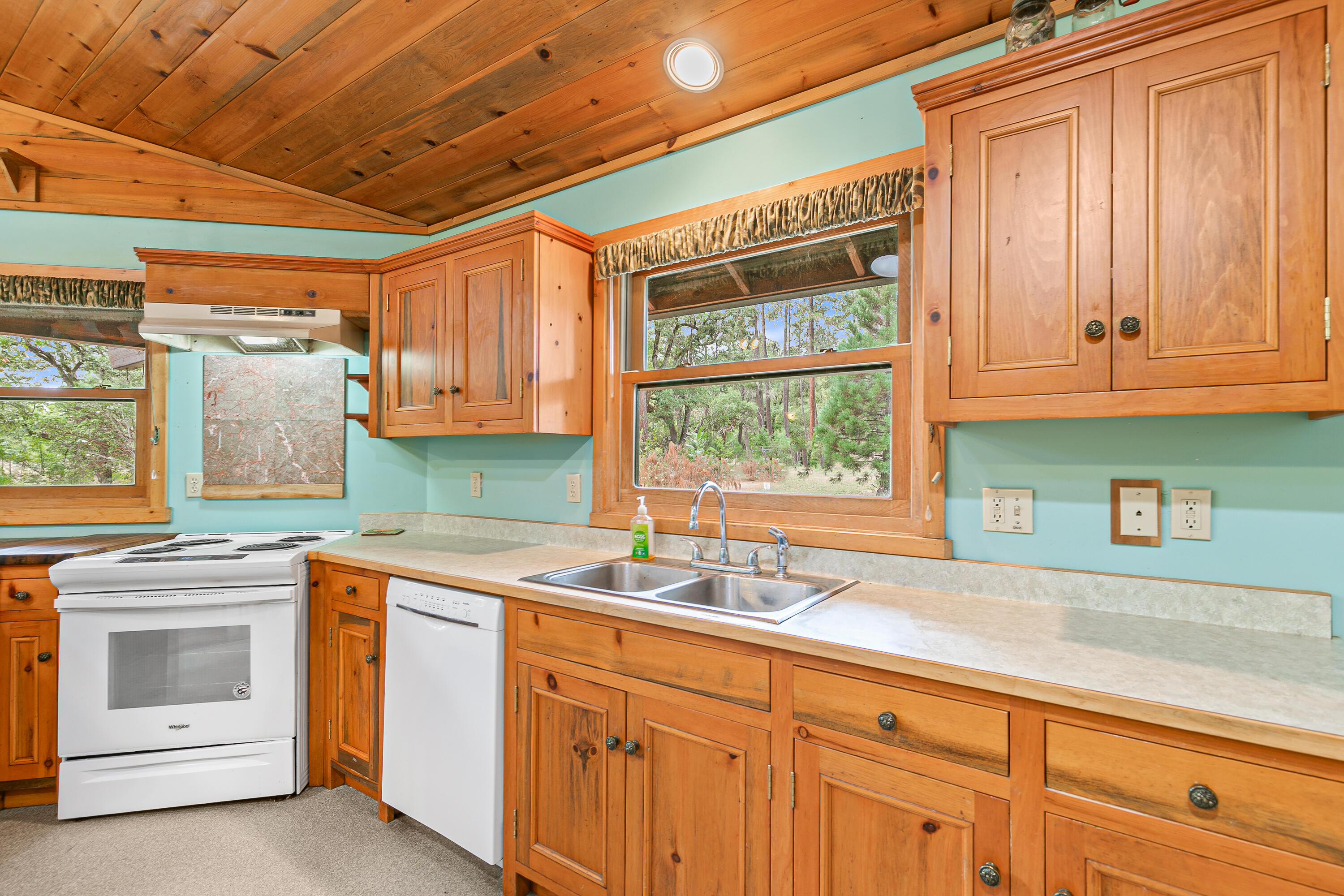 1225 Messinger Road Williams, OR 97544 - Photo 17 of 67 more kitchen