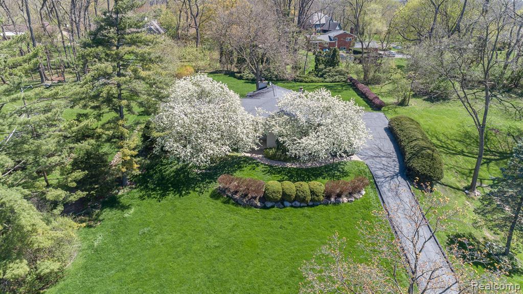 25826 Farmington Road Farmington Hills, MI 48336 - Photo 6 of 43