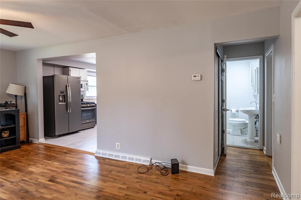 7770 Austere Road Waterford, MI 48329 - Photo 6 of 27 Gallery Image 6
