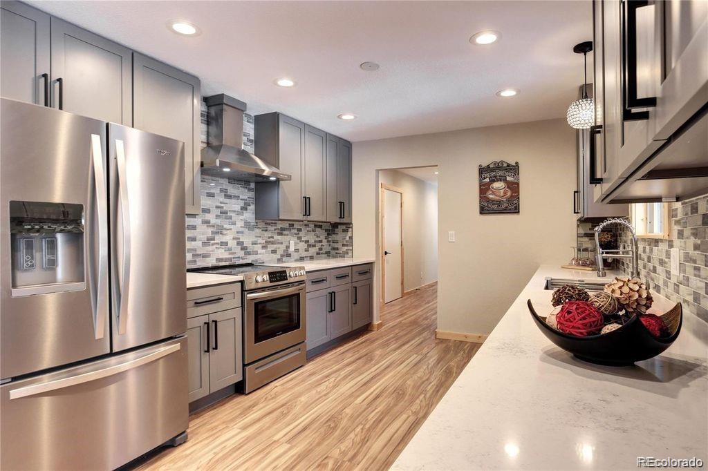 166 Cherokee Road Lyons, CO 80540 - Photo 14 of 33