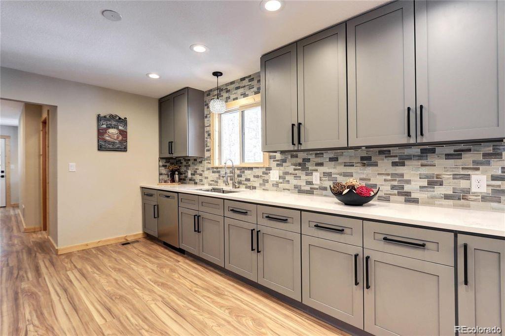 166 Cherokee Road Lyons, CO 80540 - Photo 15 of 33