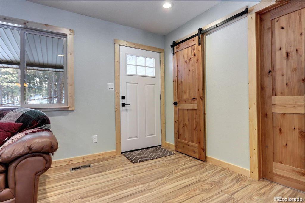 166 Cherokee Road Lyons, CO 80540 - Photo 4 of 33