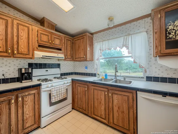 $325,000 | 141 County Road 786, Natalia, TX 78059