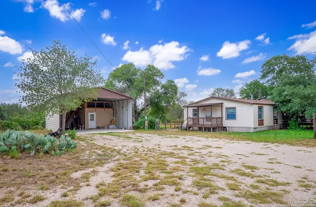 $365,000 | 141 County Road 786, Natalia, TX 78059