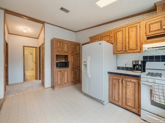 $365,000 | 141 County Road 786, Natalia, TX 78059