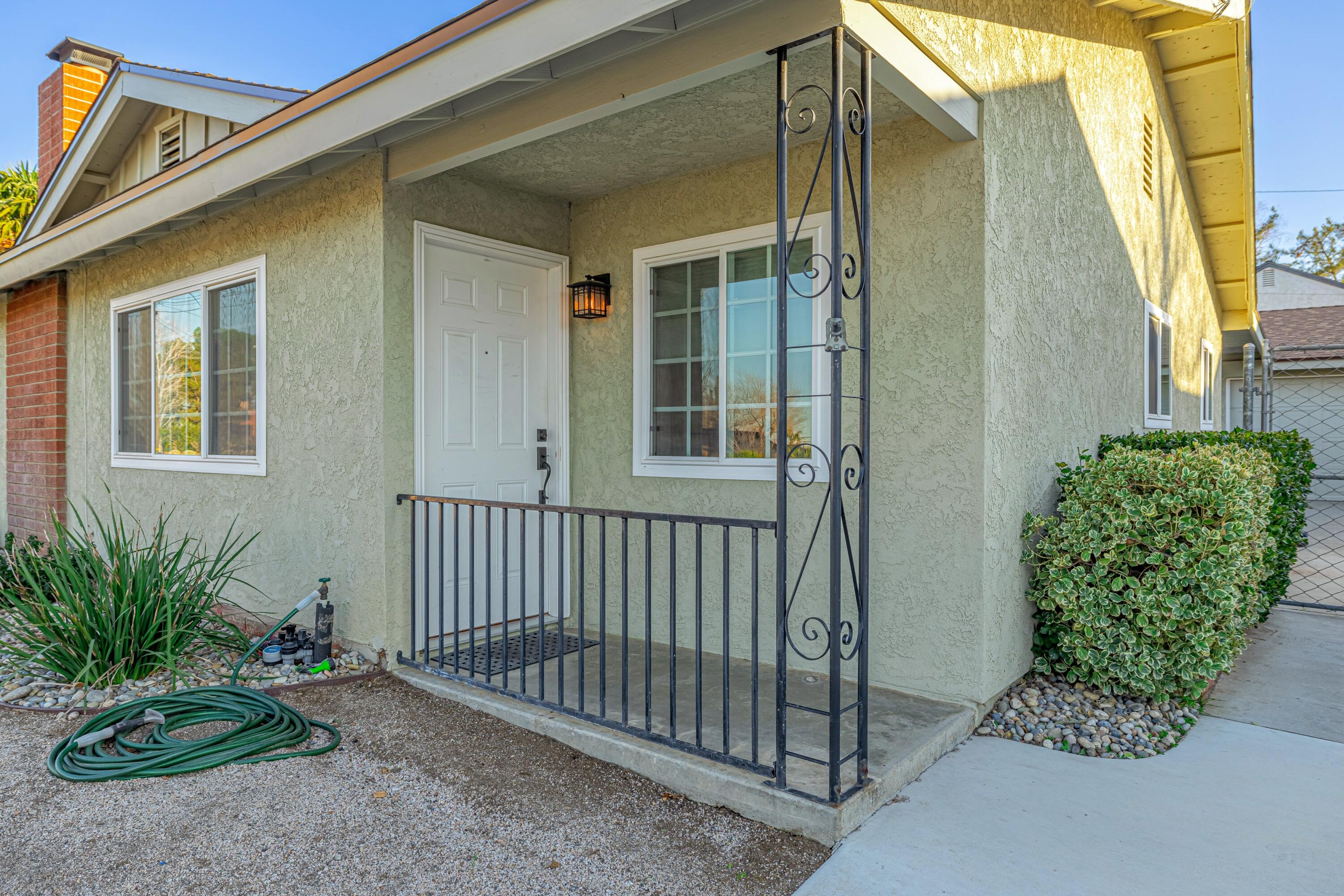 4564 Ave L-14 Quartz Hill, CA 93536 - Photo 3 of 27 JMY_3382-HDR