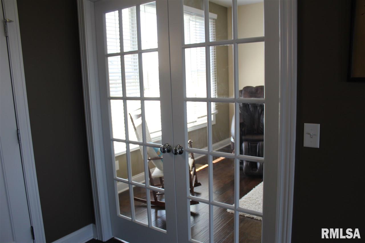 5685 Judge Road Bettendorf, IA 52722 - Photo 12 of 26 Gallery Image 12