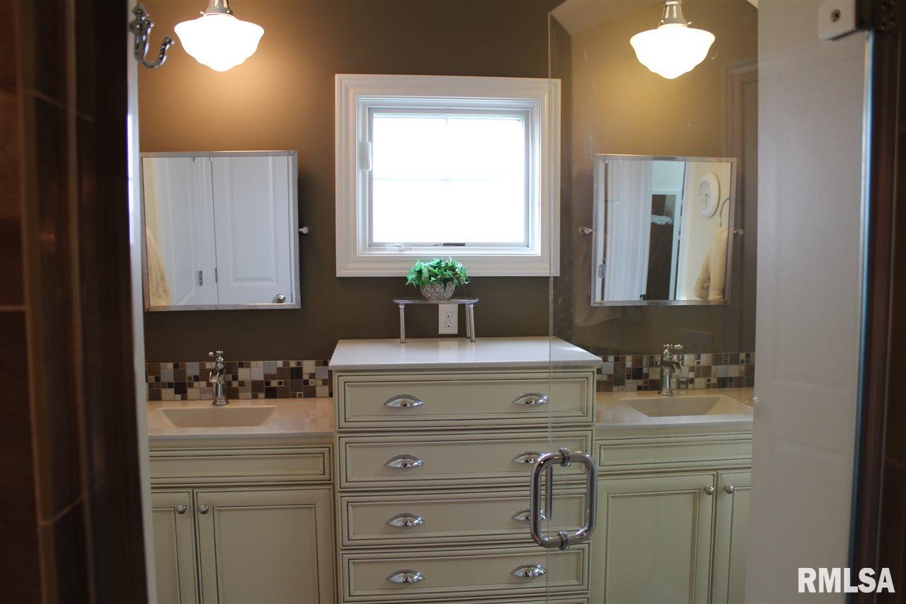5685 Judge Road Bettendorf, IA 52722 - Photo 16 of 26 Gallery Image 16