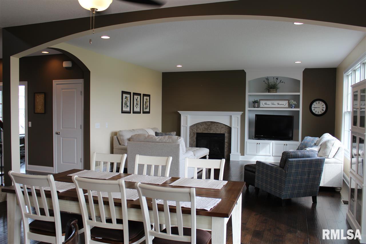 5685 Judge Road Bettendorf, IA 52722 - Photo 3 of 26 Gallery Image 3