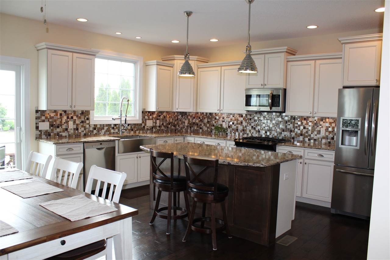 5685 Judge Road Bettendorf, IA 52722 - Photo 4 of 26 Gallery Image 4