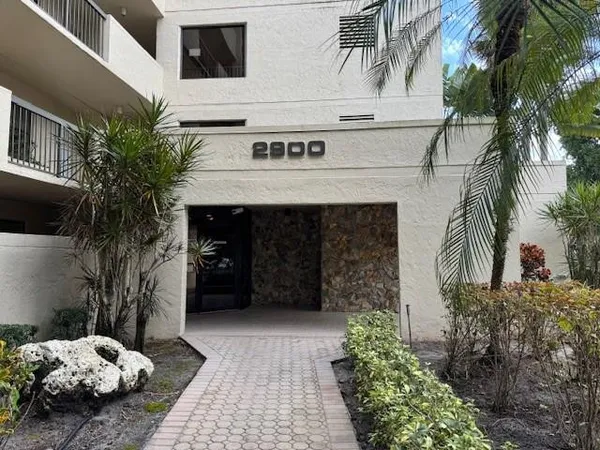 $1,900 | 2900 Northwest 42nd Avenue, Unit A104, Coconut Creek, FL 33066