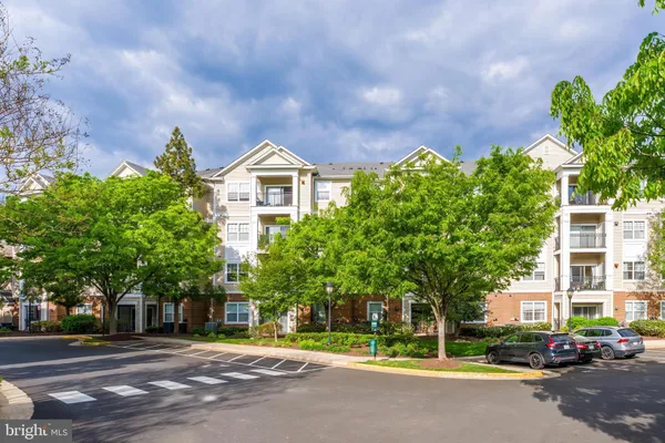 $2,395 | 12954 Centre Park Circle, Unit 205, Herndon, VA 20171