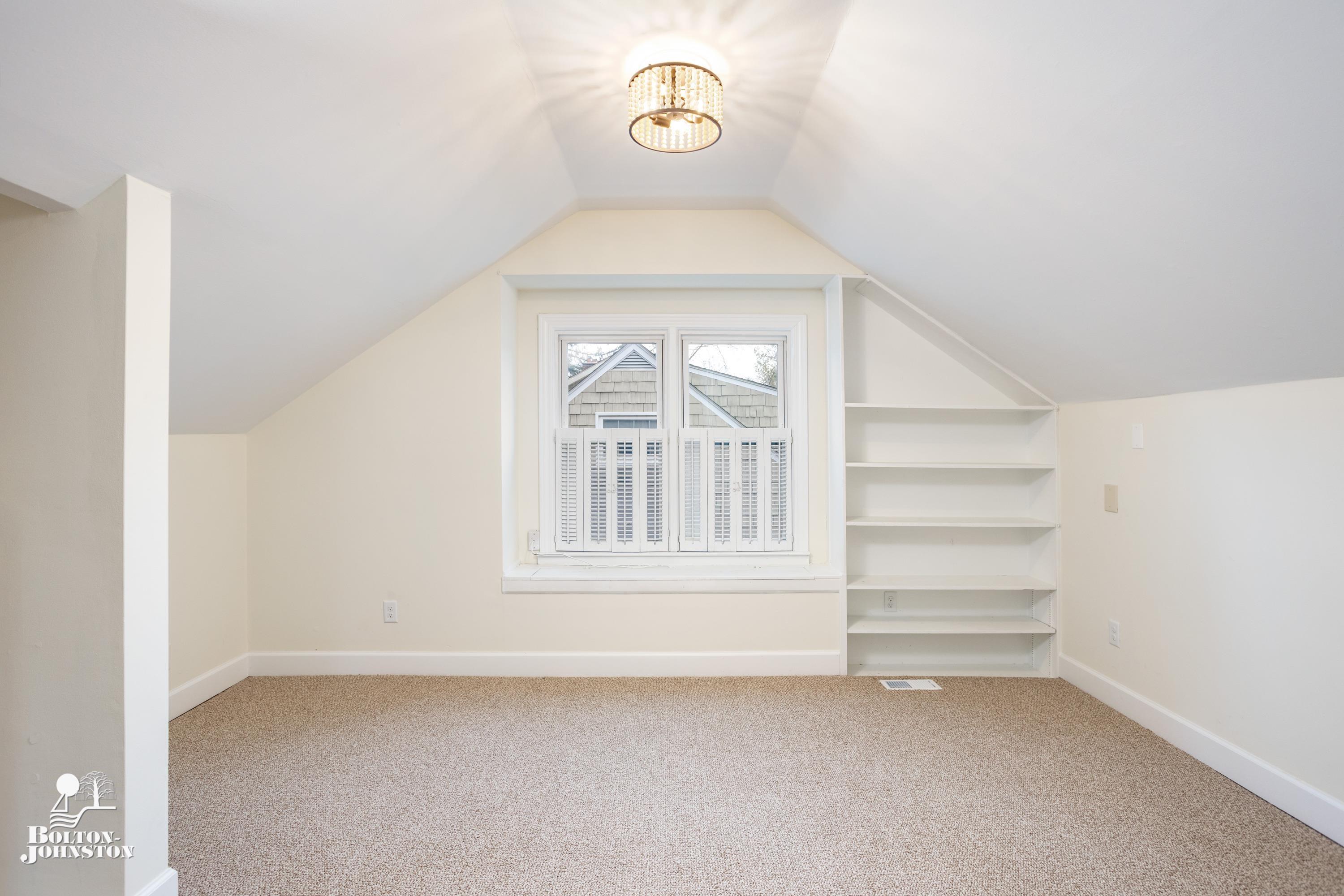284 Ridgemont Road Grosse Pointe, MI 48236 - Photo 20 of 34 2nd Floor Bedroom