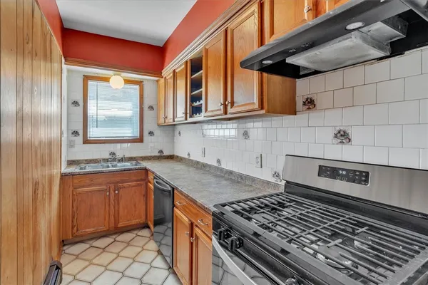 $704,900 | 1 Metcalf Avenue, North Providence, RI 02911