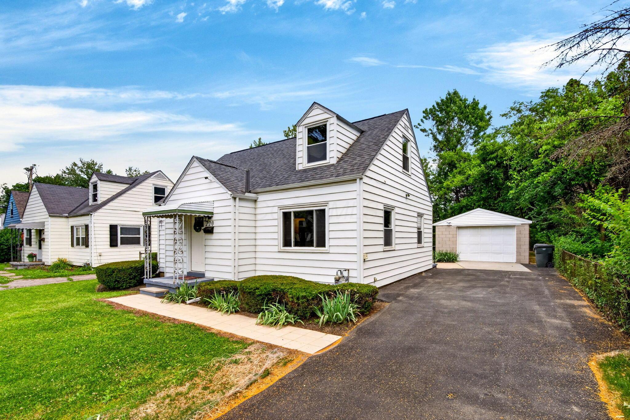 220 South Ashburton Road Columbus, OH 43213 - Photo 42 of 43