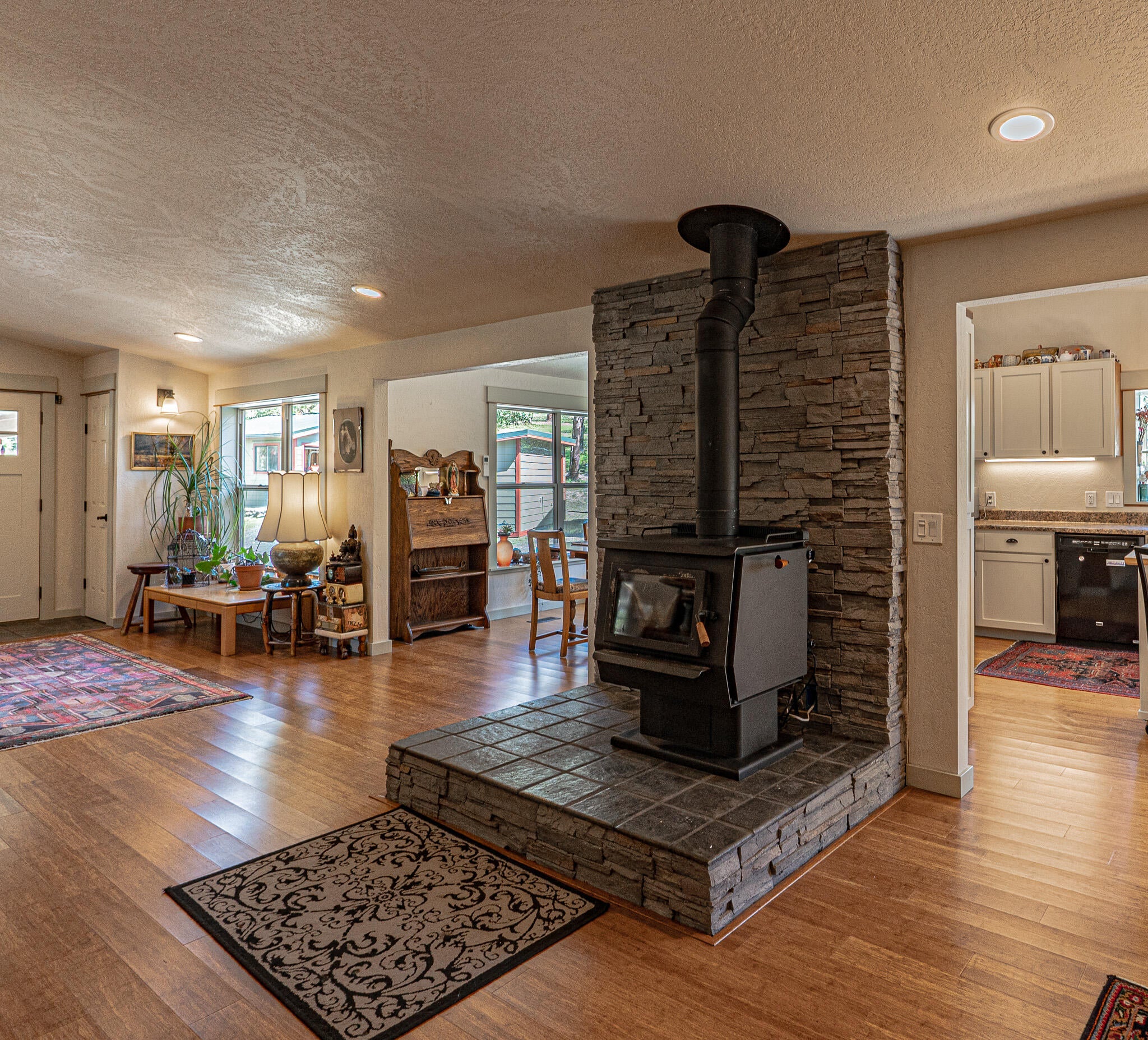 9449 Wagner Creek Road Talent, OR 97540 - Photo 13 of 63 DSC06903-HDR
