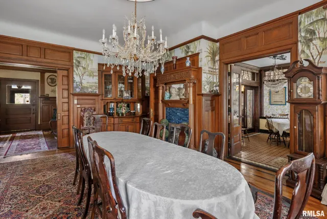 $349,900 | 817 West 7th Street, Davenport, IA 52802