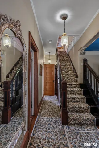 $349,900 | 817 West 7th Street, Davenport, IA 52802