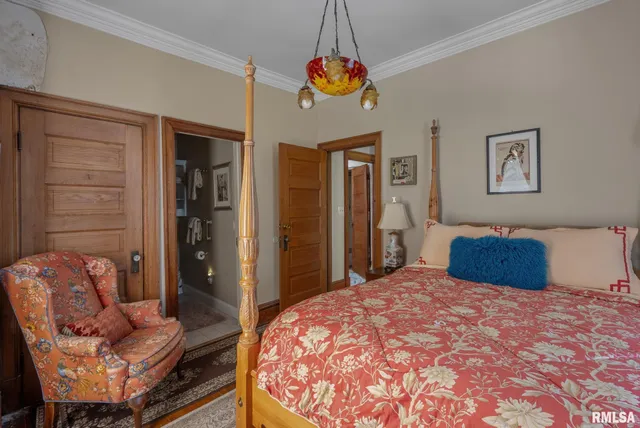 $349,900 | 817 West 7th Street, Davenport, IA 52802