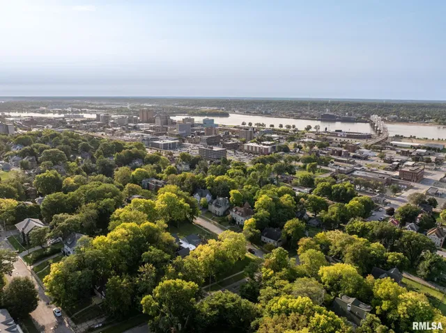 $349,900 | 817 West 7th Street, Davenport, IA 52802