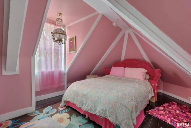 $349,900 | 817 West 7th Street, Davenport, IA 52802