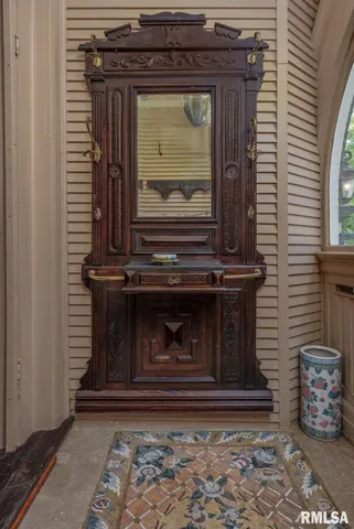 $349,900 | 817 West 7th Street, Davenport, IA 52802