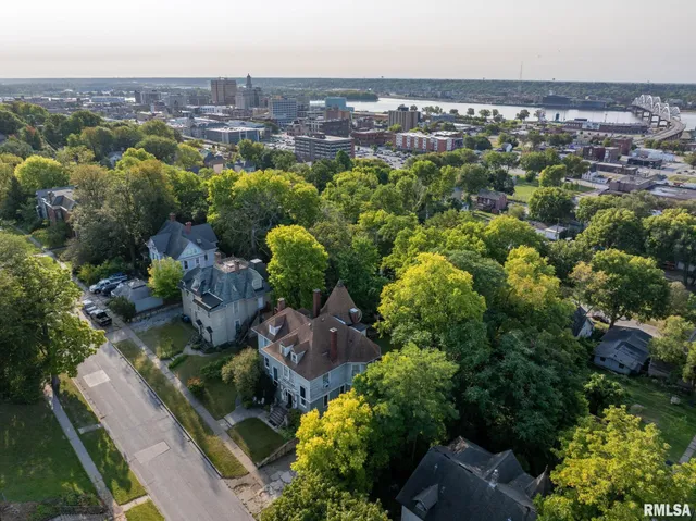 $349,900 | 817 West 7th Street, Davenport, IA 52802