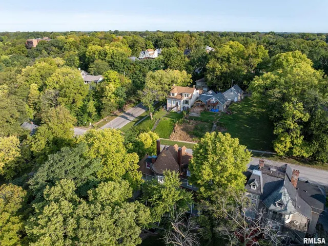 $349,900 | 817 West 7th Street, Davenport, IA 52802