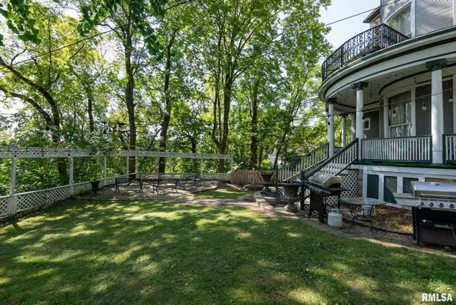 $349,900 | 817 West 7th Street, Davenport, IA 52802