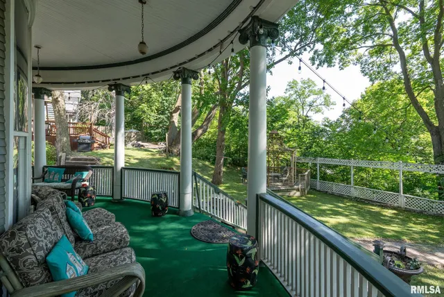 $349,900 | 817 West 7th Street, Davenport, IA 52802