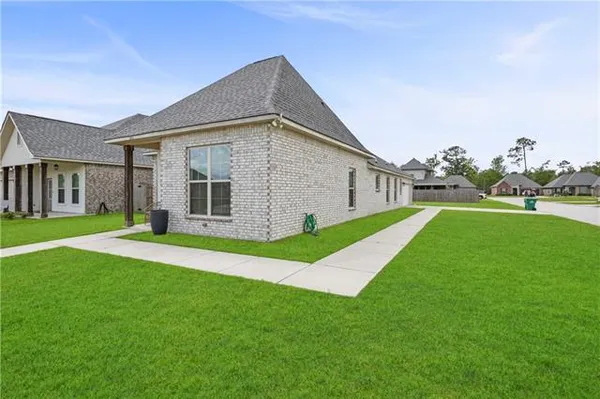 $2,400 | 641 Haaswood Lane, Slidell, LA 70458