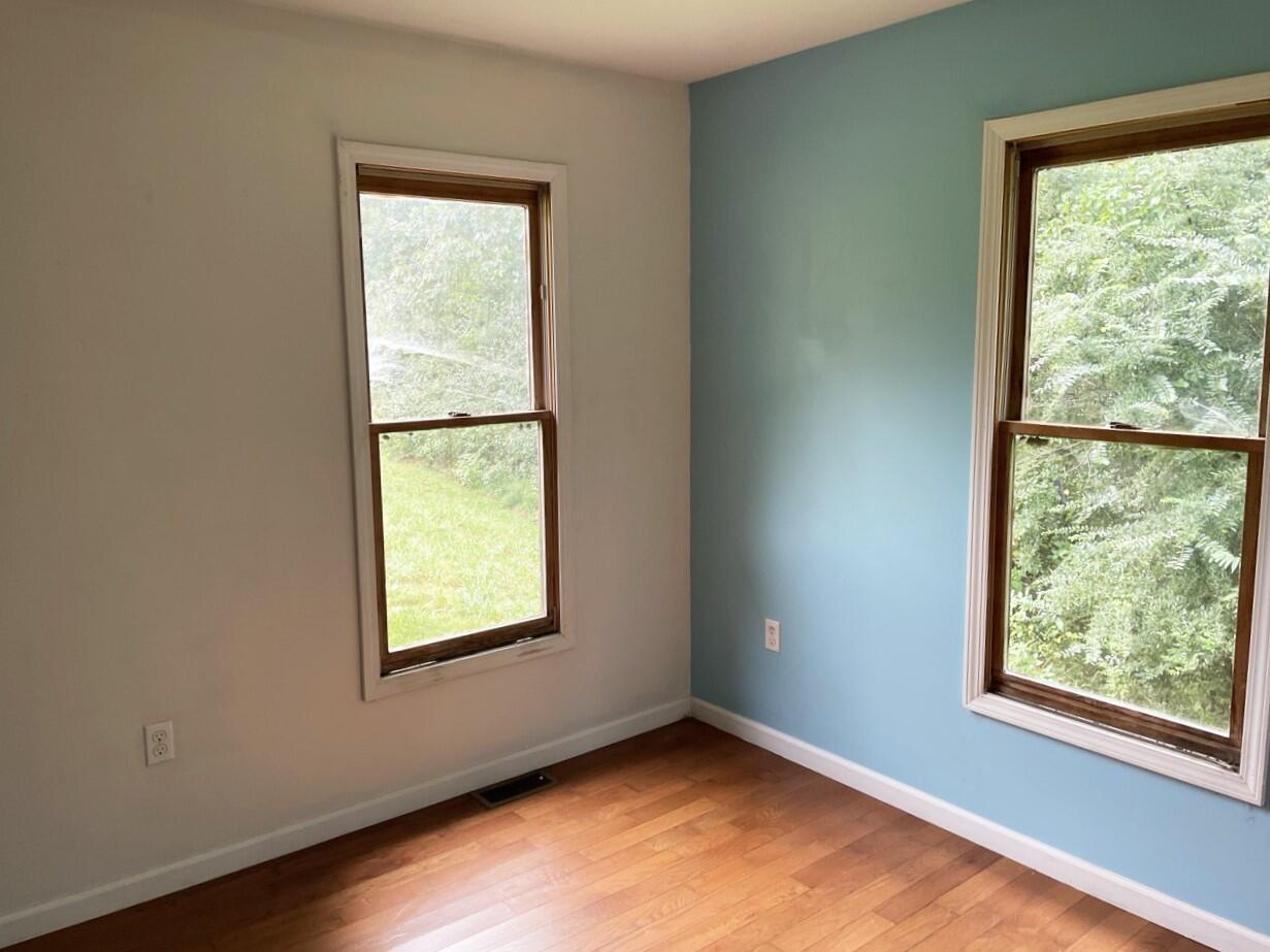 169 Joe Davidson Road Beattyville, KY 41311 - Photo 10 of 14 Interior_Bed_3