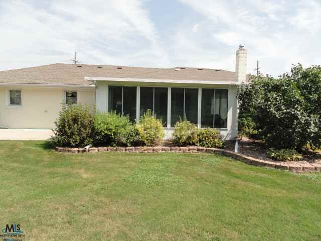 46959 Heydenreich Road Macomb, MI 48044 - Photo 13 of 21 31117821-12.JPG
