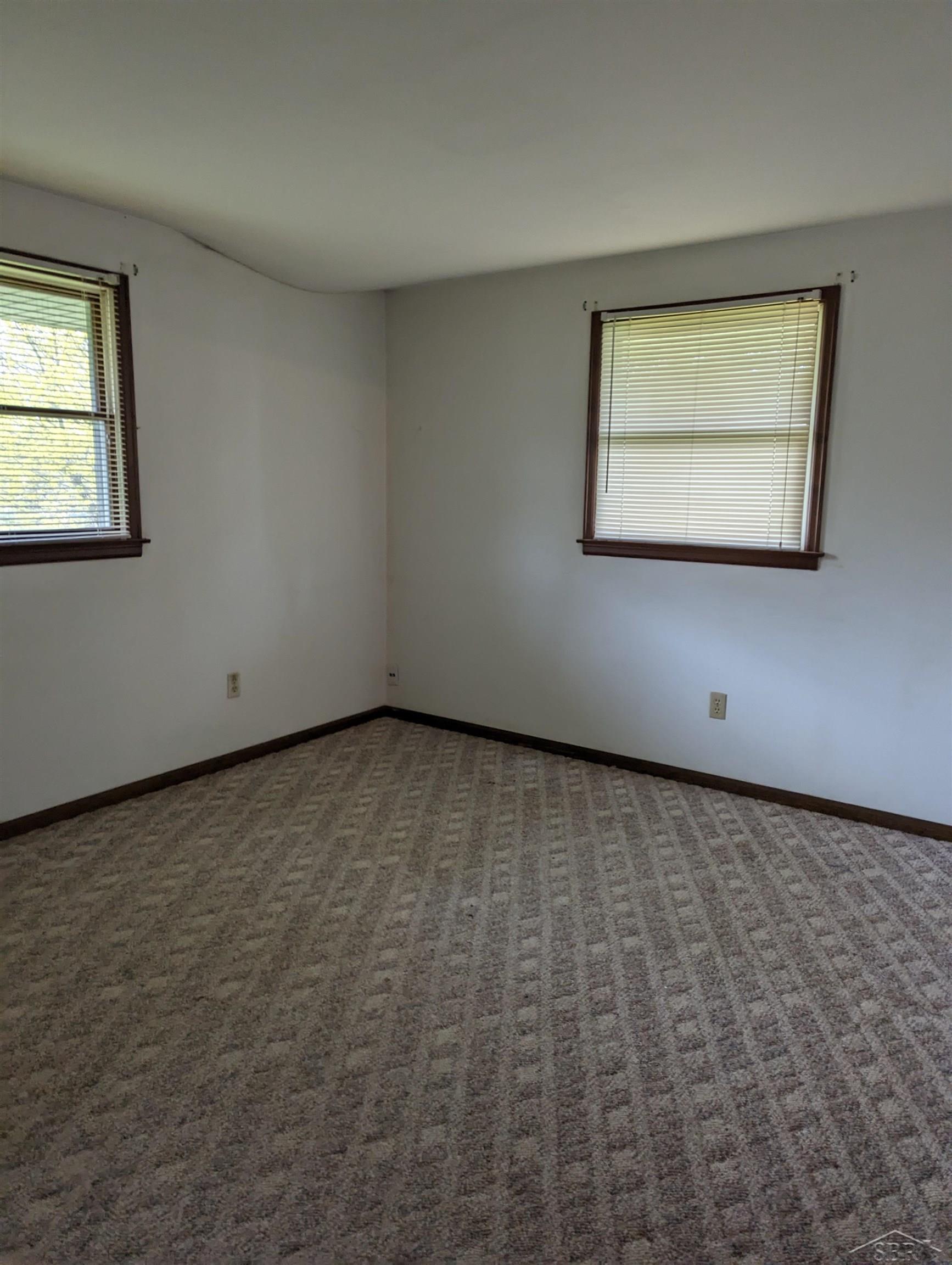 4753 Locust Road Saginaw, MI 48604 - Photo 13 of 15 50108077-12.JPG