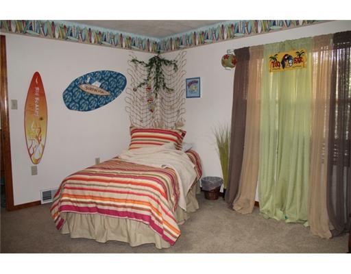 47 Valley View Road Claysville, PA 15323 - Photo 11 of 18 Bedroom. Also part of the addition is this very spacious 2nd bedroom with two large closets!