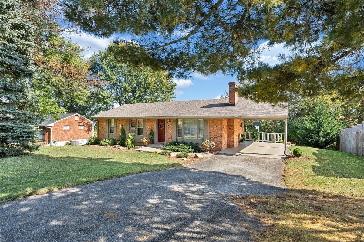 80 Ridgeview Circle Roanoke, VA 24019 - Photo 2 of 31 002