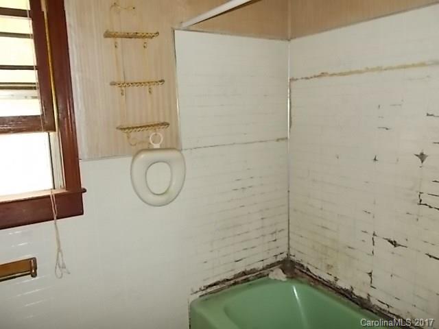 205 Rambank Road Marshall, NC 28753 - Photo 5 of 21 Gallery Image 5