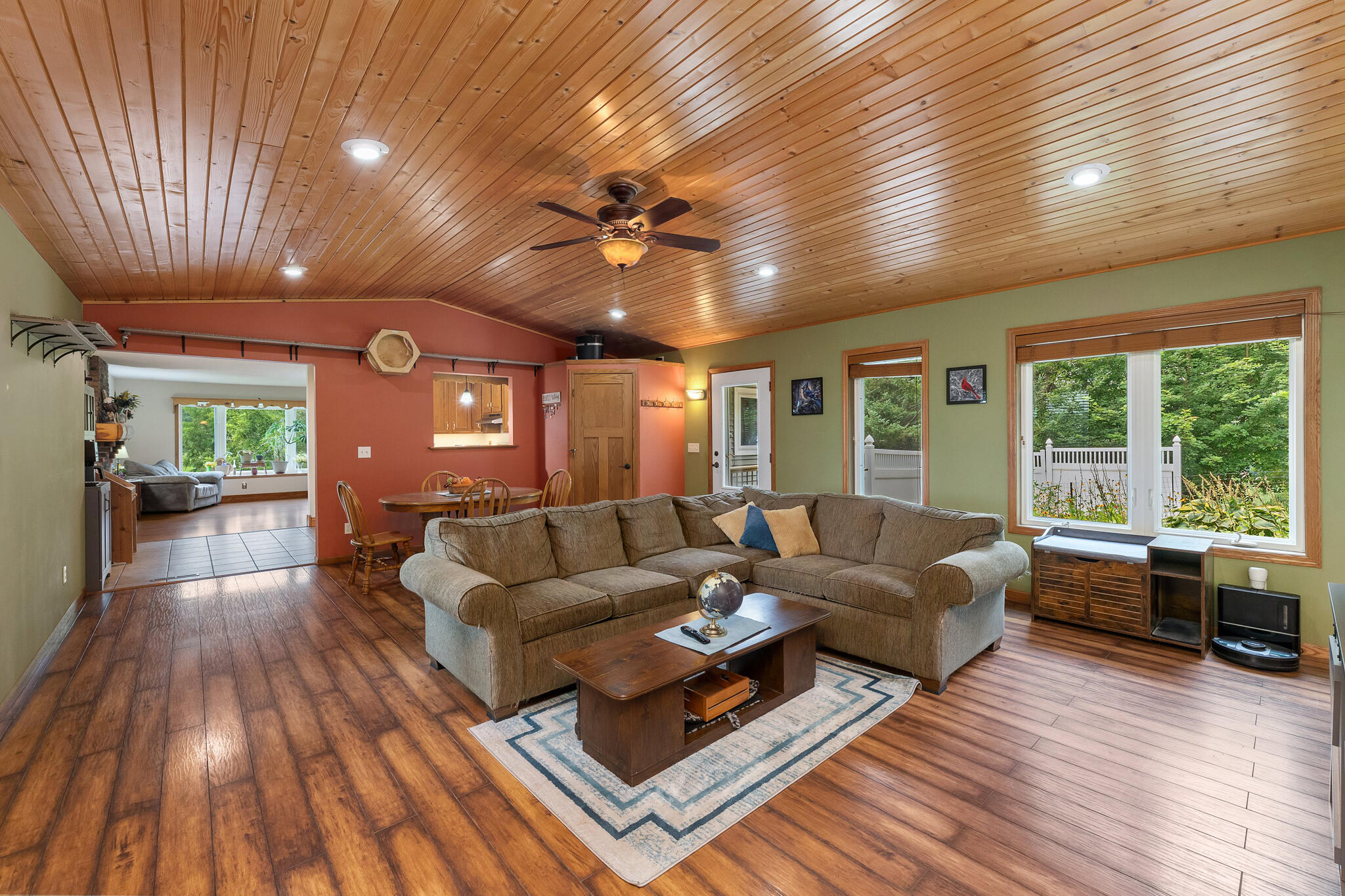 W5861 Mahlum Road Farmington, WI 54636 - Photo 13 of 26 13 FAMILY ROOM